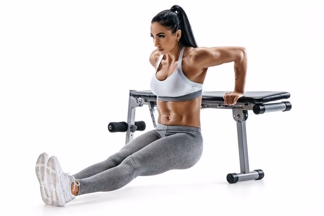 ¿Cómo fortalecer tus brazos y conseguir unos tríceps definidos?