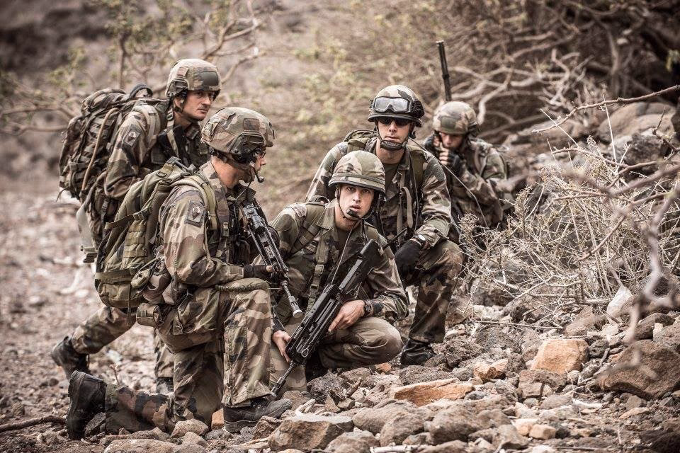 ¿Qué servicios ofrecen las oficinas del ejército francés?