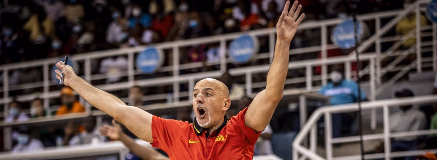 ¿Qué aventura inicia Franc Artiga en el fútbol de Angola?