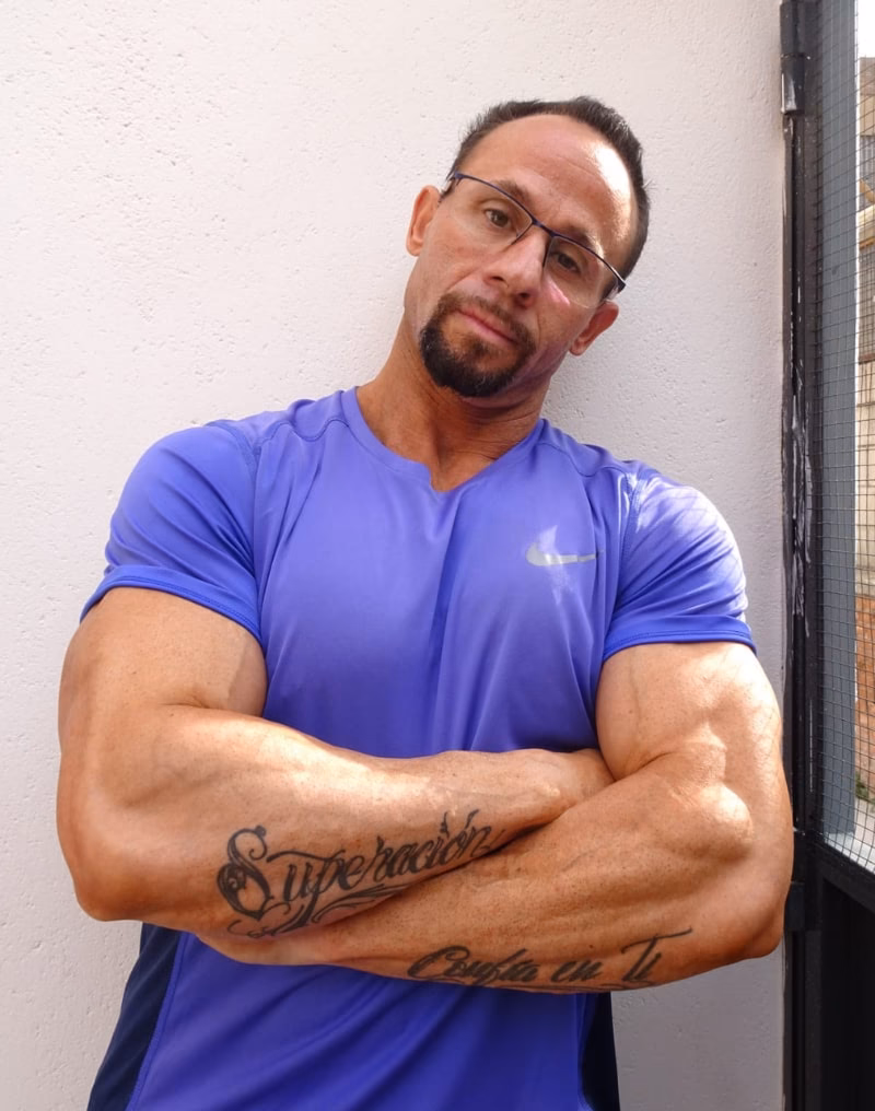 ¿Cómo se llama la preparadora física para competiciones de Culturismo Natural?