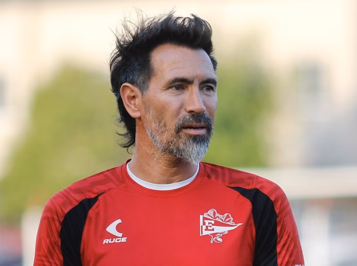 ¿Quién fue el primer entrenador de estudiantes?