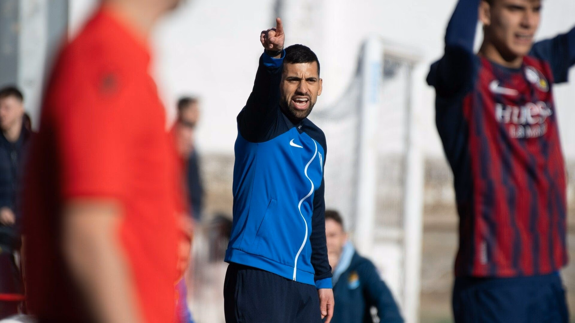 ¿Quién es el entrenador de la SD Huesca?