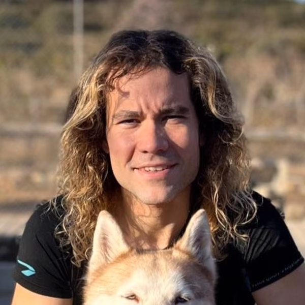 ¿Qué estudia actualmente la coach de Triatlón?