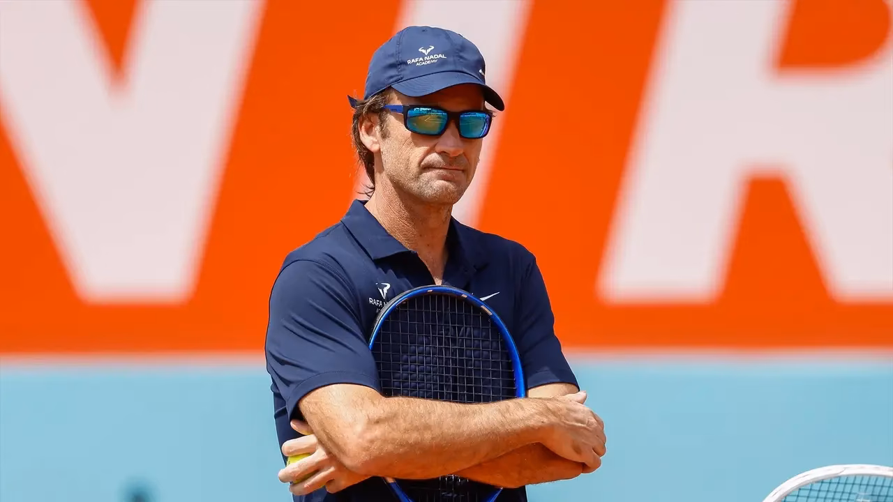 ¿Quién es el entrenador asistente de Olimpia?