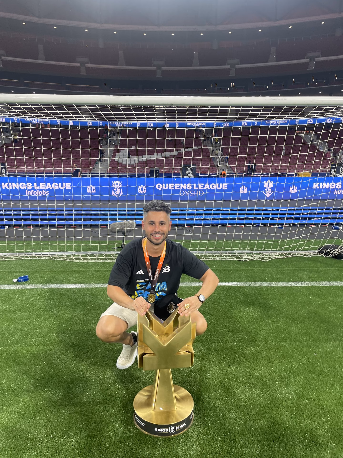 ¿Quién fue el delantero del xbuyer Team?