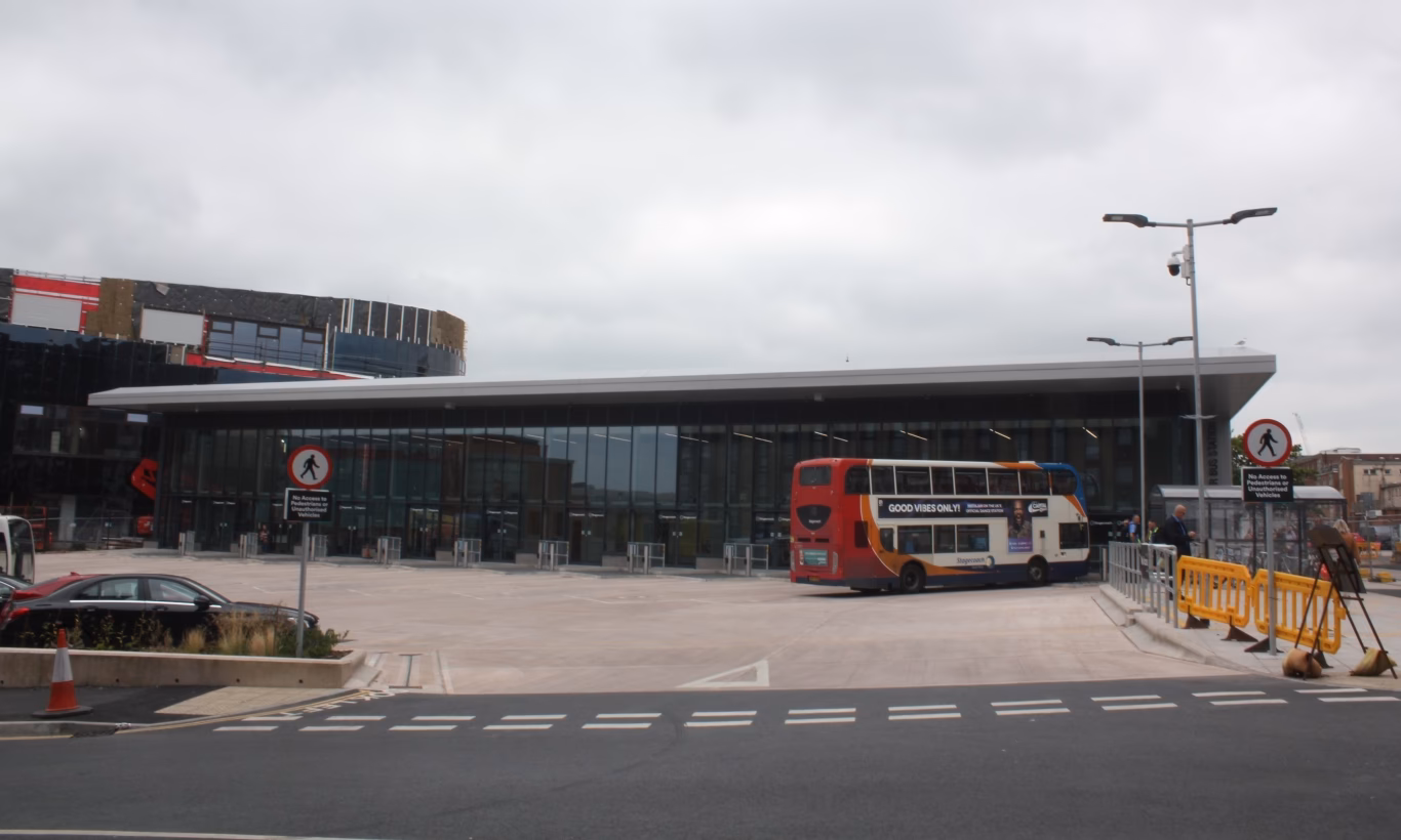 Which hotels are closest to Exeter Bus Station?