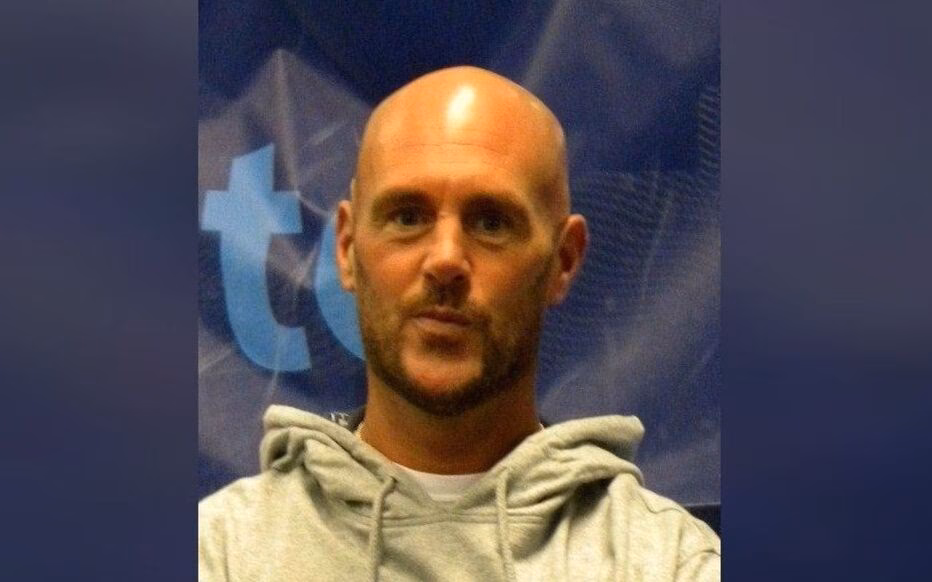 Did a tennis coach allegedly get AIDS from a teacher?