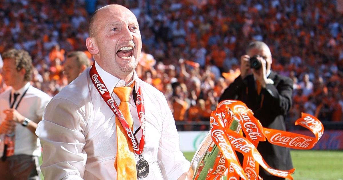 What role would Ian Holloway like to return to in football?
