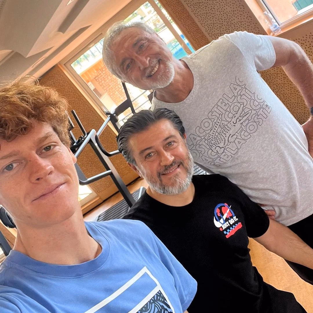 Who are Sinner's coaches?