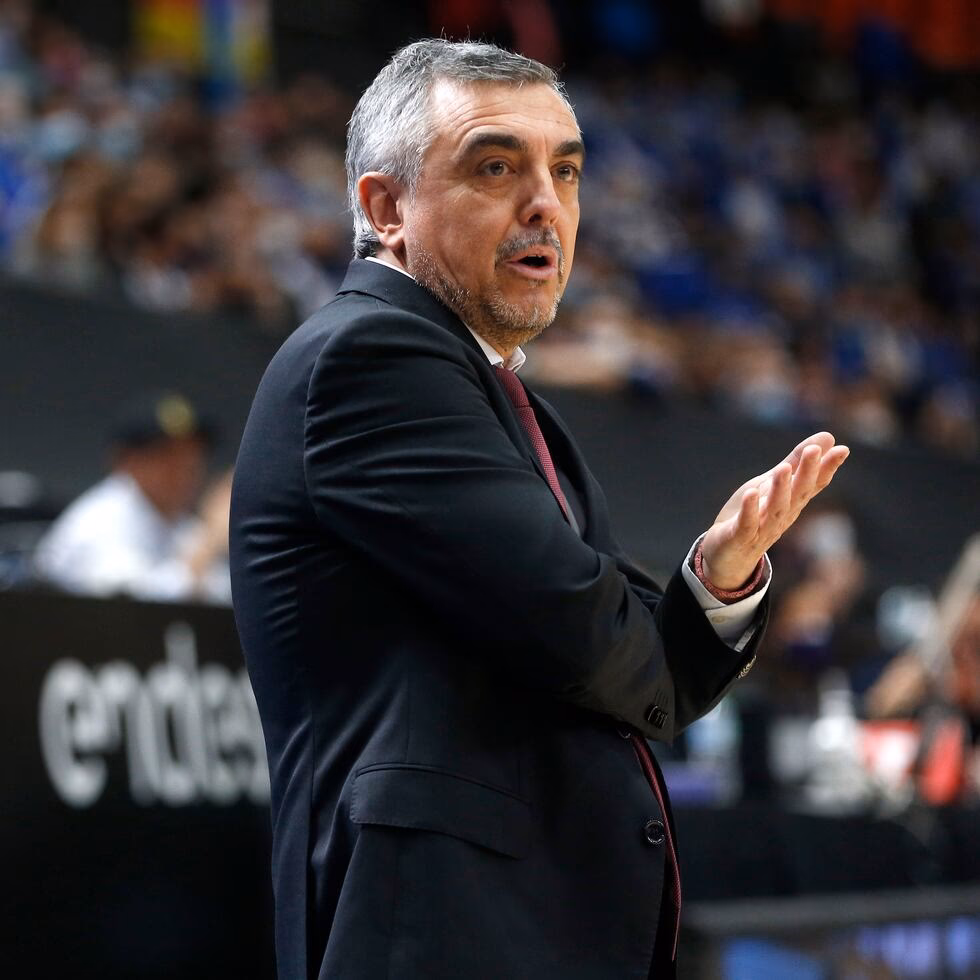 ¿Quién es el entrenador de Gersson Mejía?