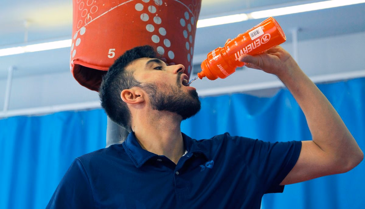 ¿Cómo se puede recuperar los electrolitos?