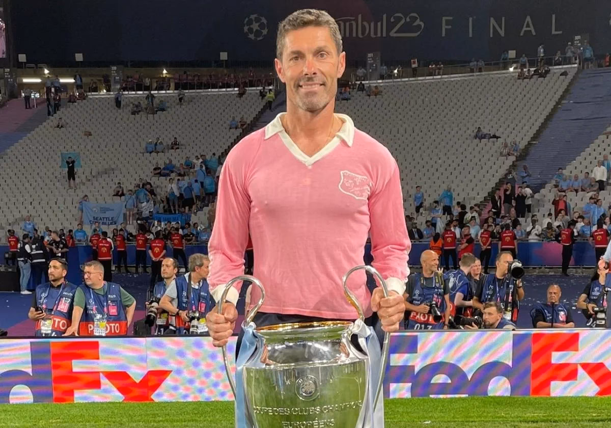 ¿Cuál es la decisión del entrenador de porteros?