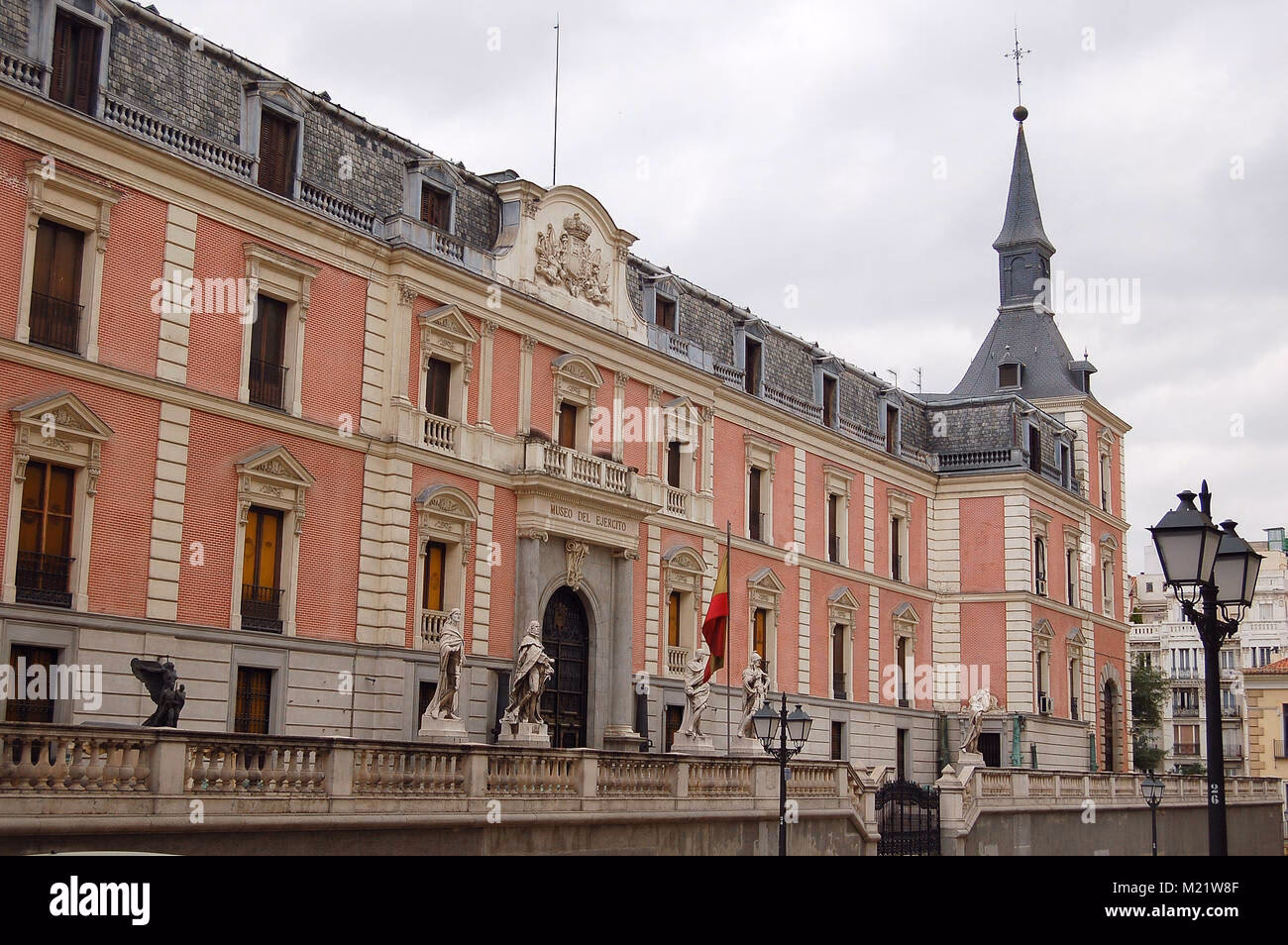 ¿Cuál es el objetivo de los centros museísticos del Ministerio de defensa?