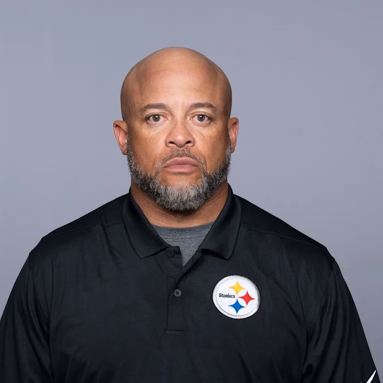 Who is Pittsburgh Steelers' New quality control coach Luke Smith?