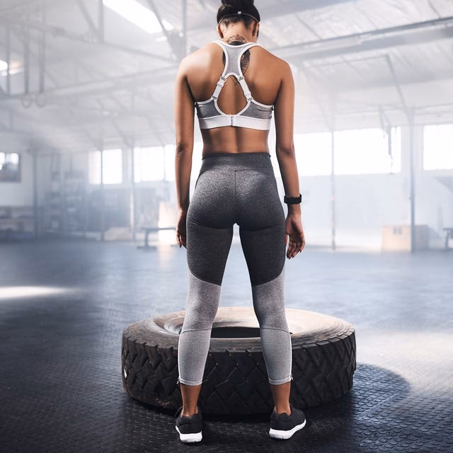 ¿Cómo estirar y calentar los glúteos antes de empezar un entrenamiento?