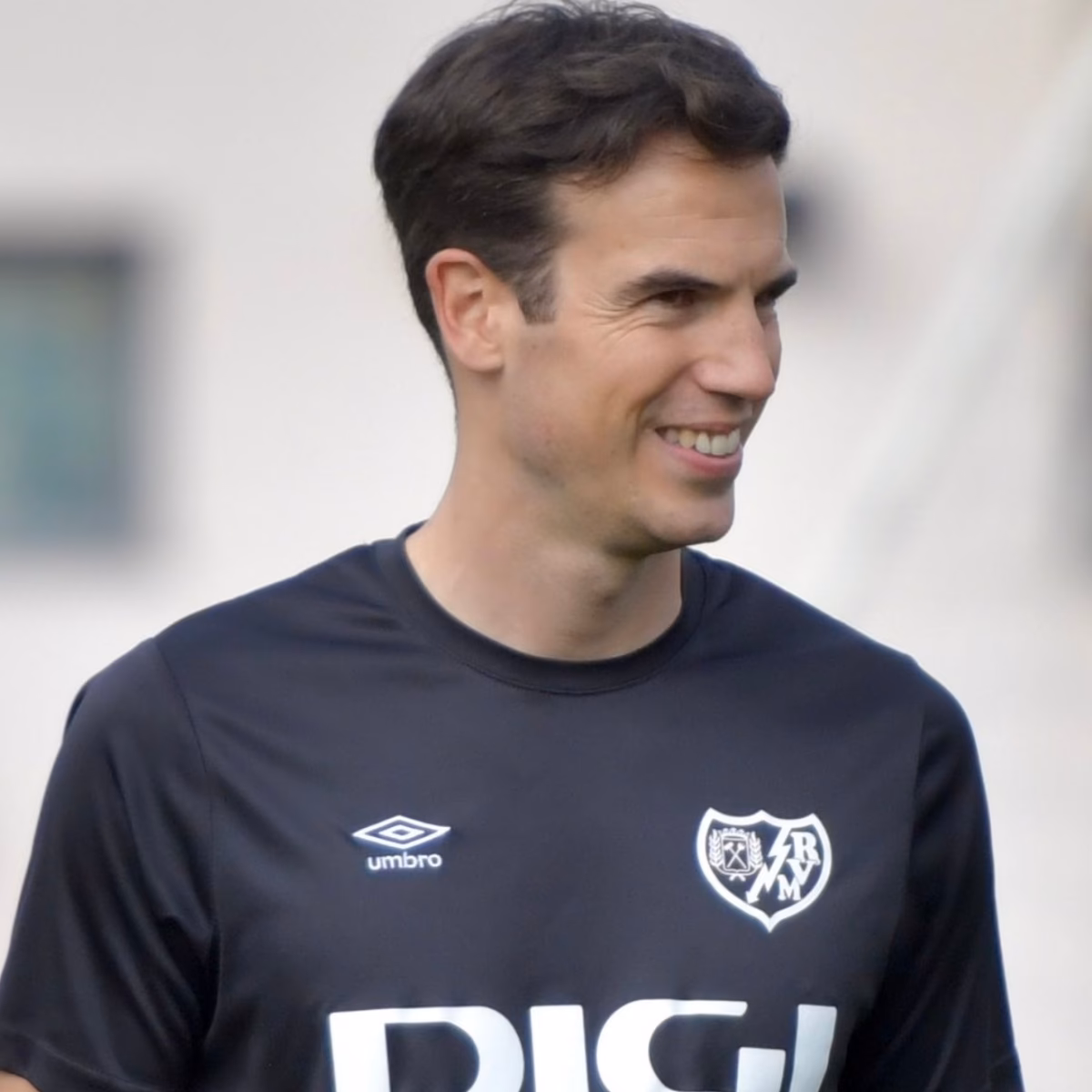 ¿Quién es el entrenador del Rayo femenino?