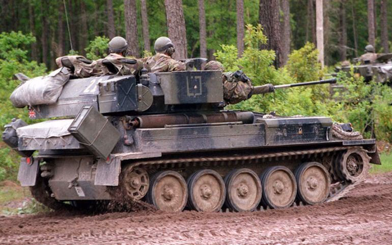 ¿Cómo se rigen los ascensos en el ejército de tierra?