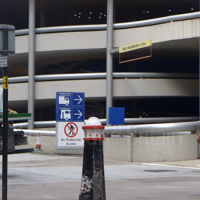 Does Tower Hill have coach parking?