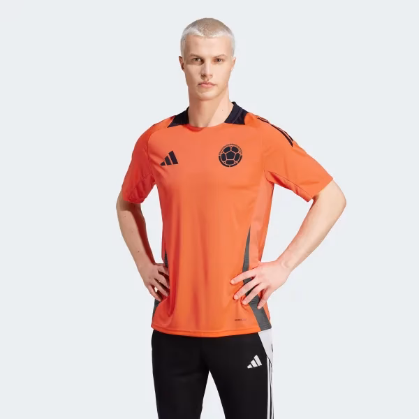 ¿Qué uniforme se usa para actividades especiales?