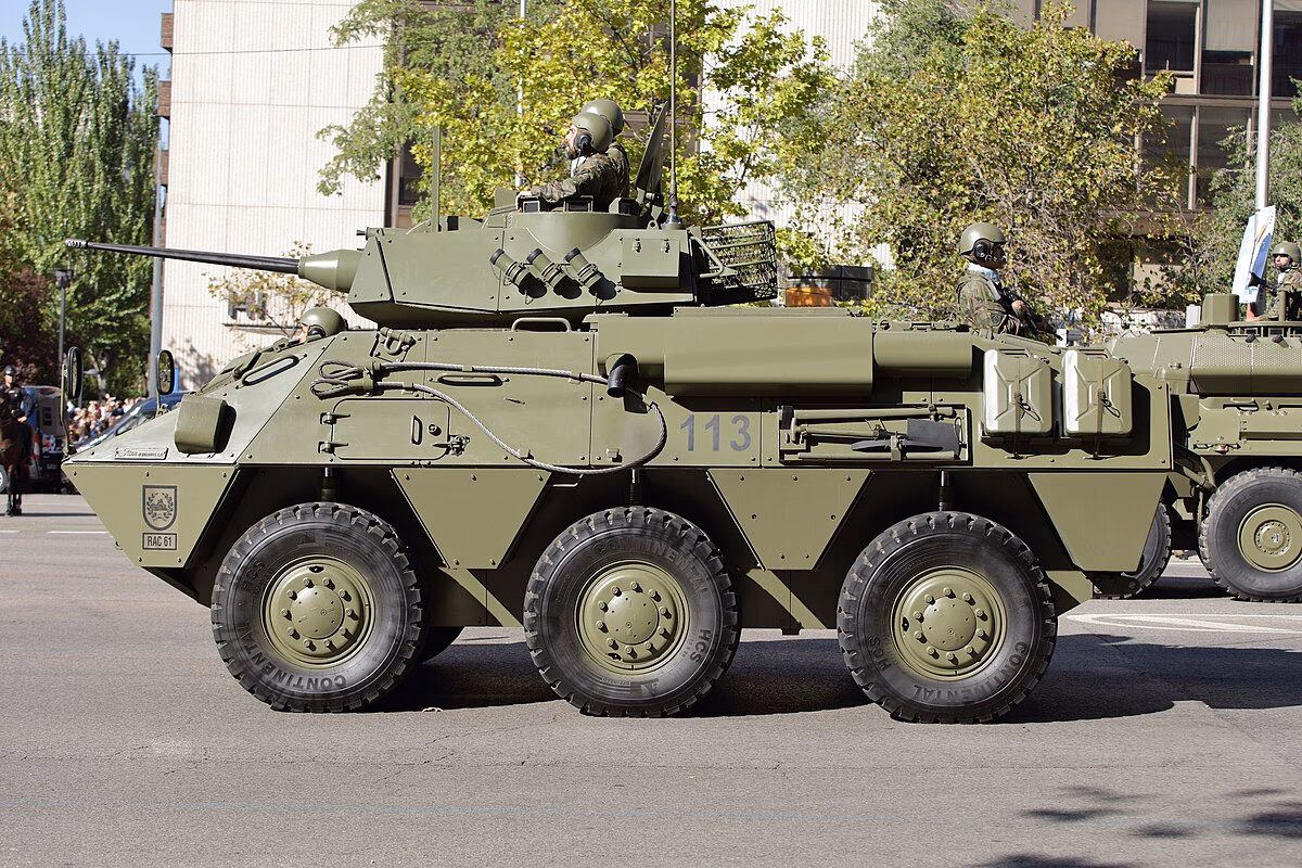 ¿Cuál es el objetivo del mando de apoyo logístico del Ejército de tierra?